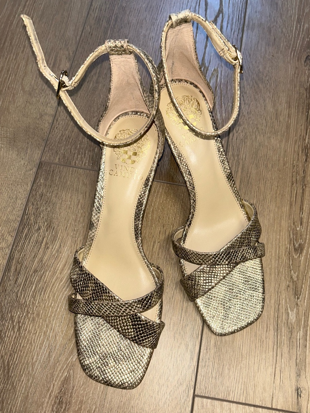 Vince Camuto Sarriss Metallic Snakeskin Heels Size 9